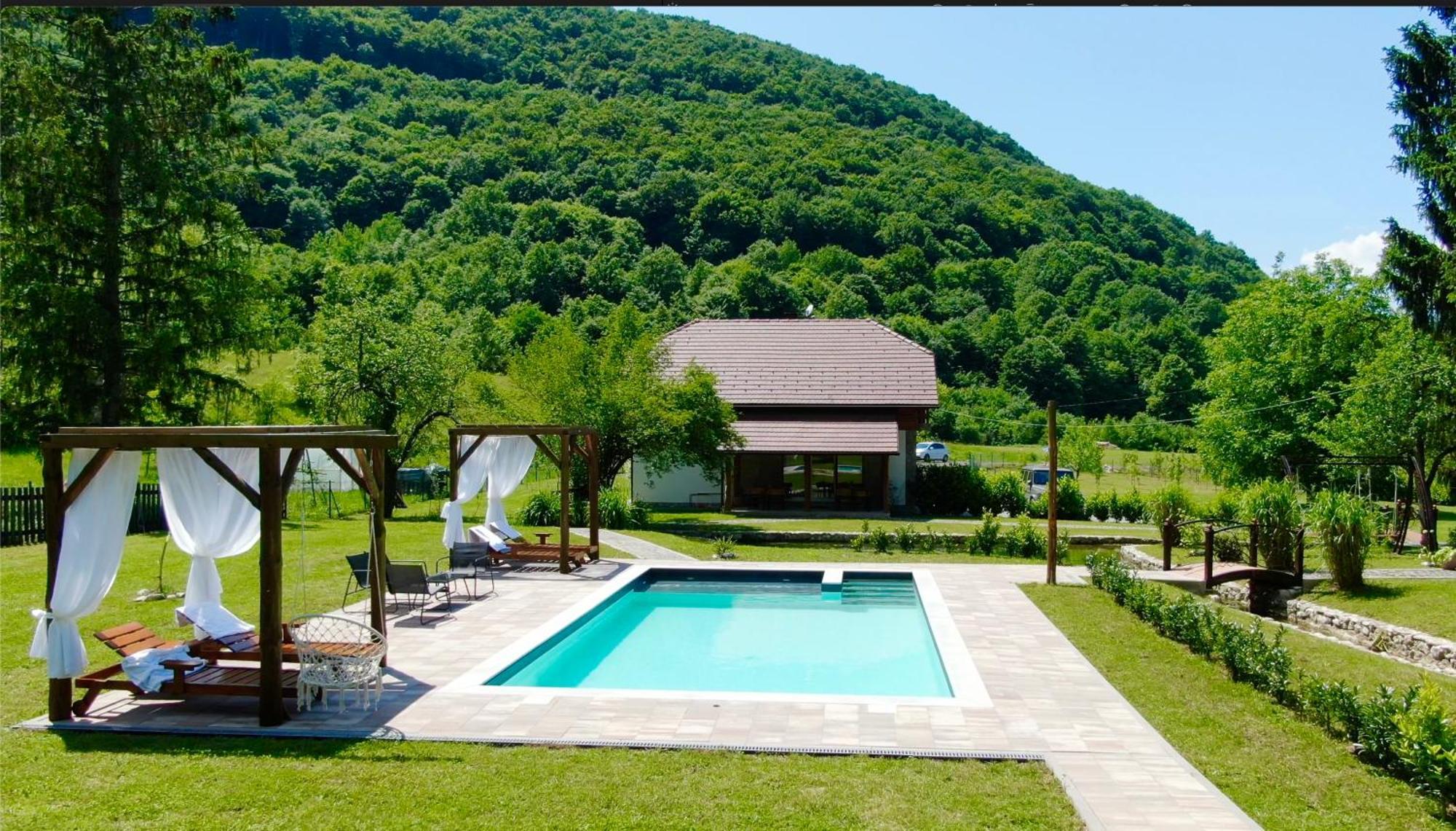 Vacation House Studenac Villa Bihac Luaran gambar